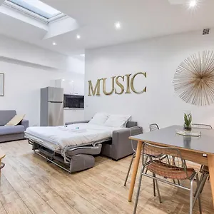 Cosy Apartment- 6p- Folies Bergeres Paris